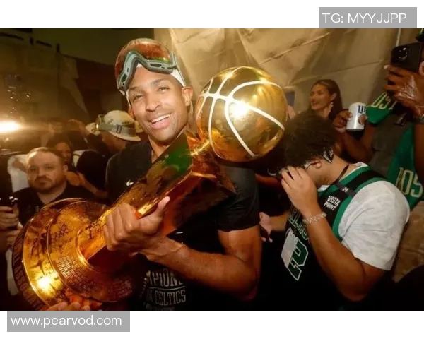 绿军深情致敬霍福德感谢你在场上场下的无私奉献与领导力