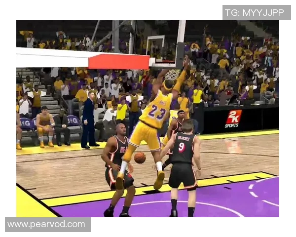 詹姆斯持球单打 转身突破打板上篮得分