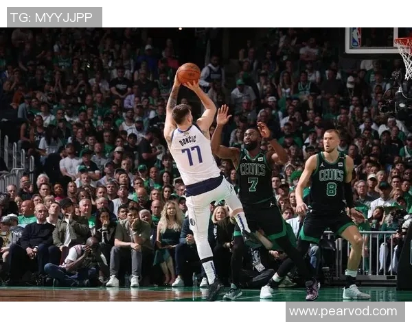 NBA史上第4人！东契奇揭幕战飙43分，湖人创尴尬纪录